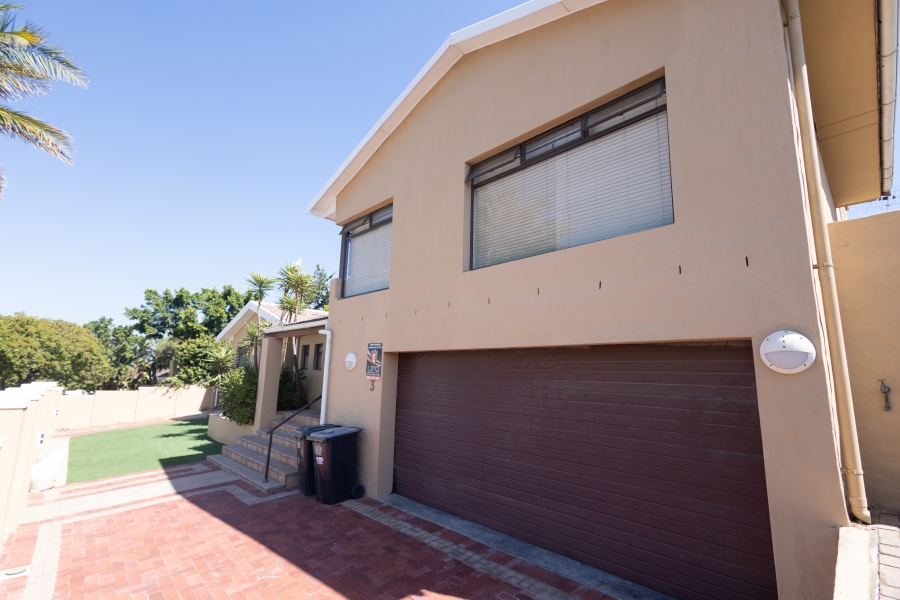 4 Bedroom Property for Sale in Flamingo Vlei Western Cape